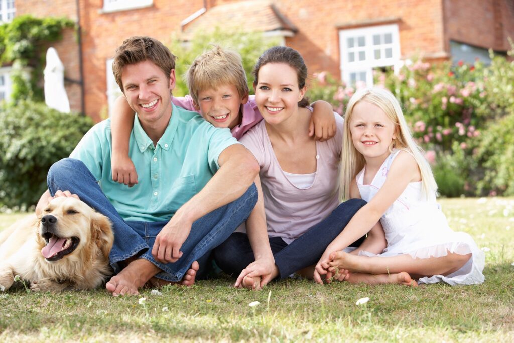 high-value homeowners insurance, specialized coverage, high-value homeowners insurance, high-value insurance, home insurance, Home insurance coverage, Happy family, 